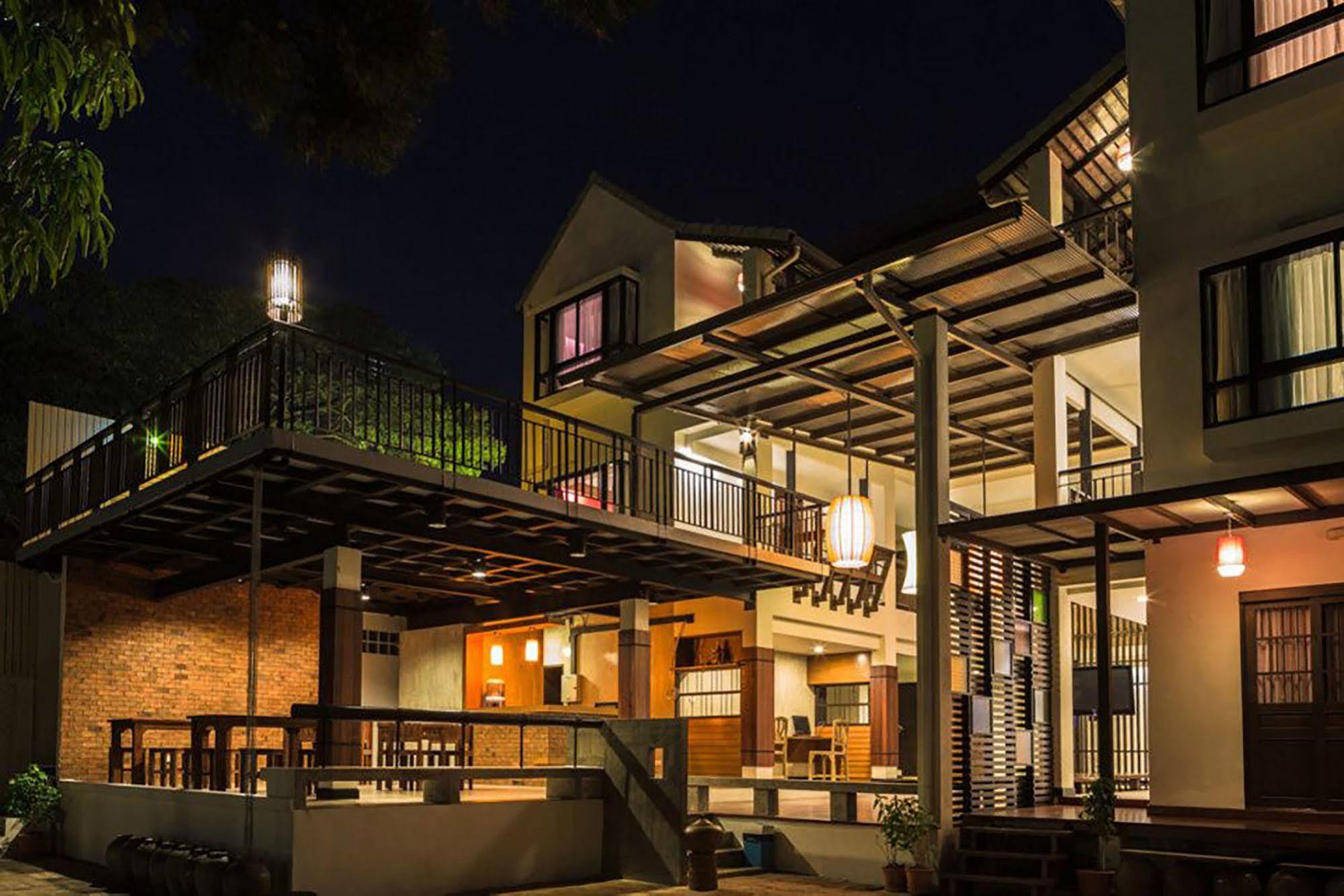 Baan Ing Ping Hotel Chiang Mai Buitenkant foto